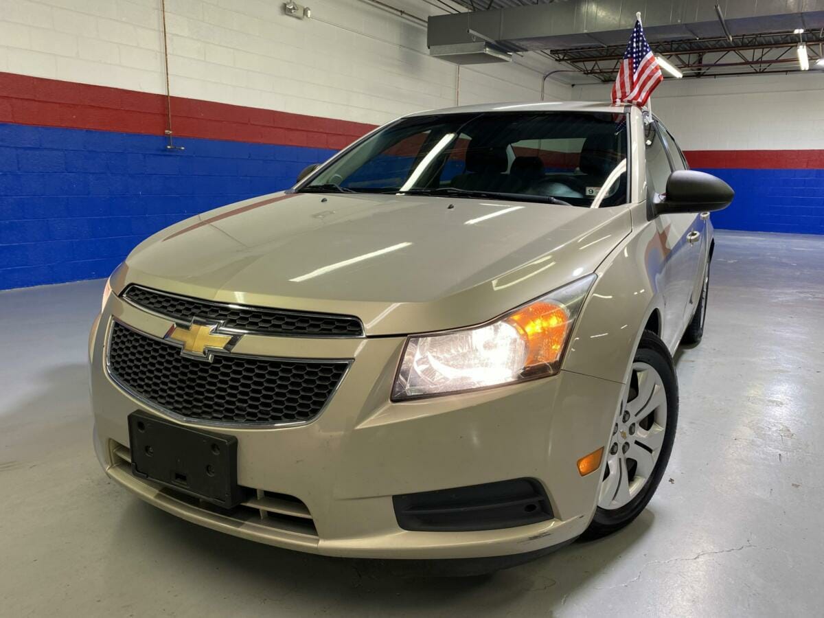 Buy used car in Woodford 2012 Chevrolet Cruze LS
